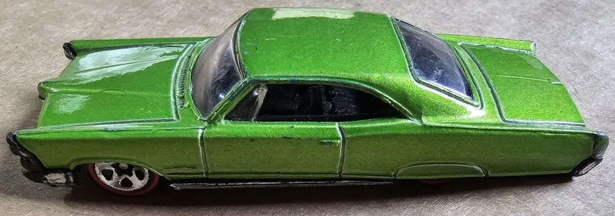 Miniatura de veículo hot wheels  65 bonneville gmtm - cód mv012