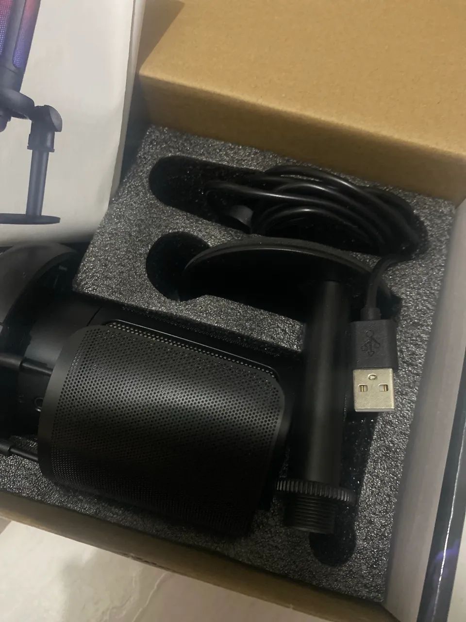 MM-MRGB Gaming Microphone with Cardioid USB-C Plug-and-Play and RGB Lighting64617878415105123