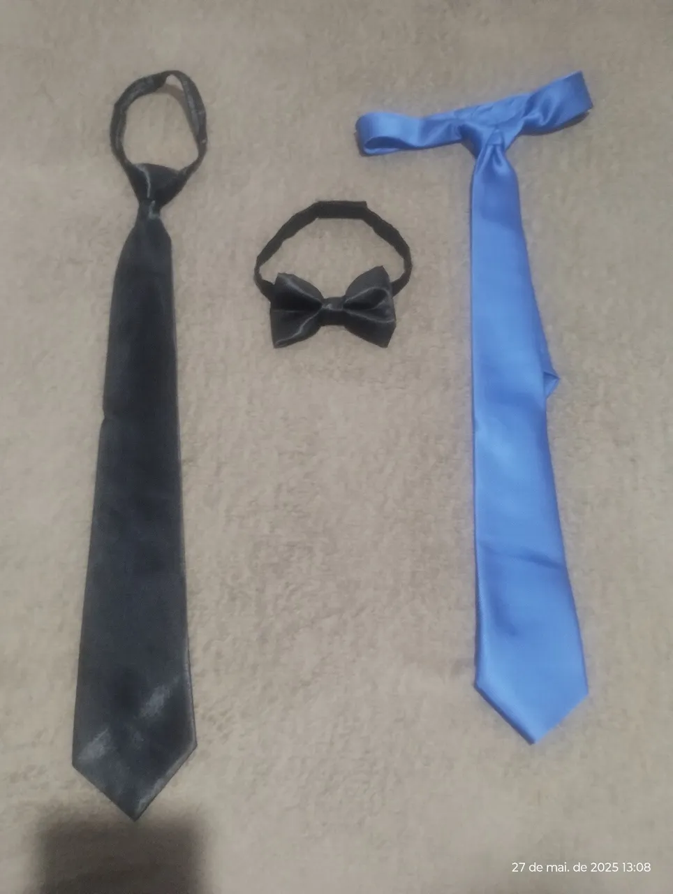 Gravatas : Kit com gravata preta, azul e gravata borboleta