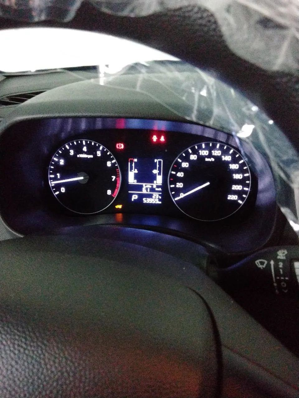 Vendo Creta excelente com BANCOS DE COURO  - Foto 3