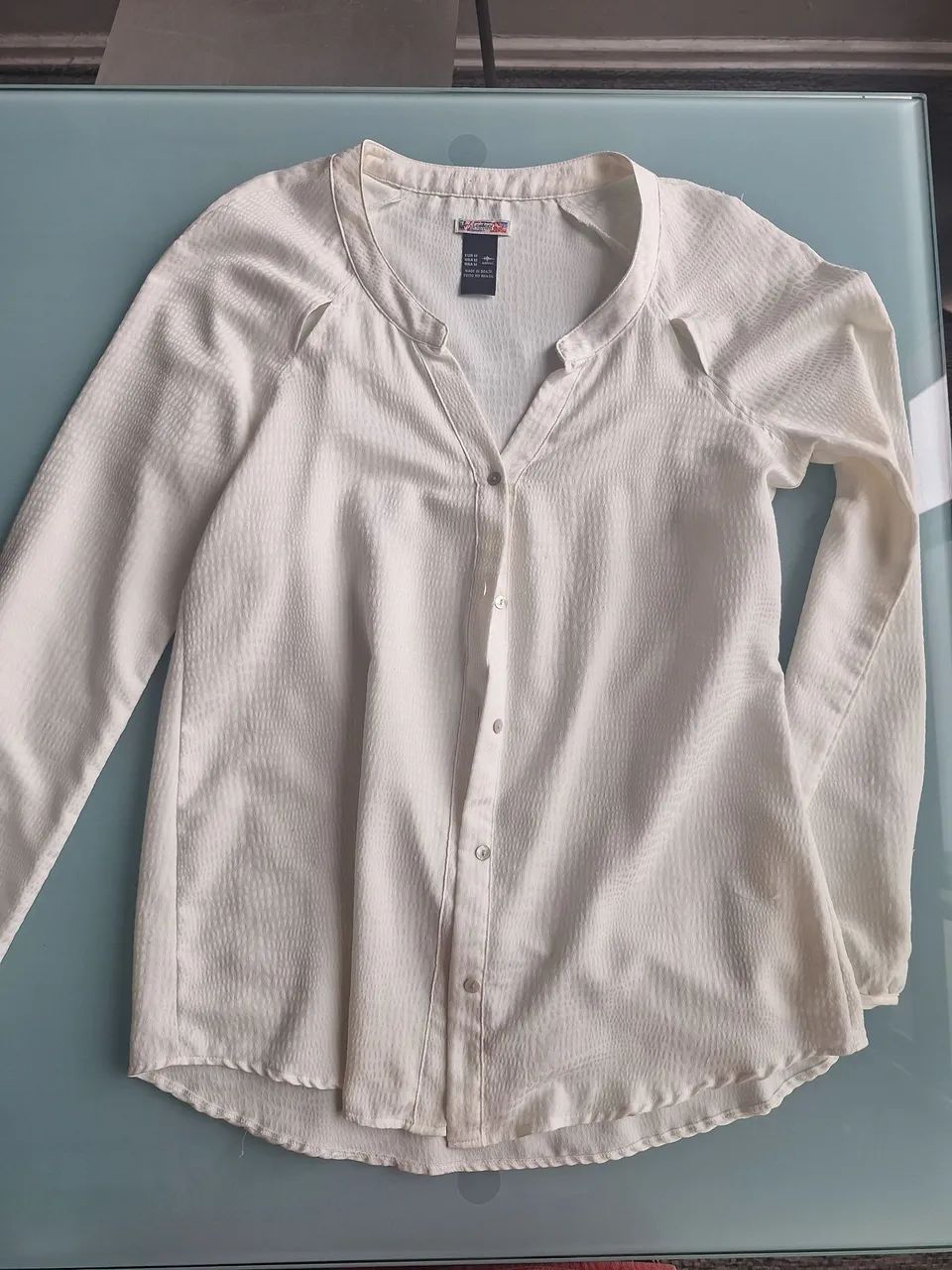Camisa feminina branca com botões - Foto 2