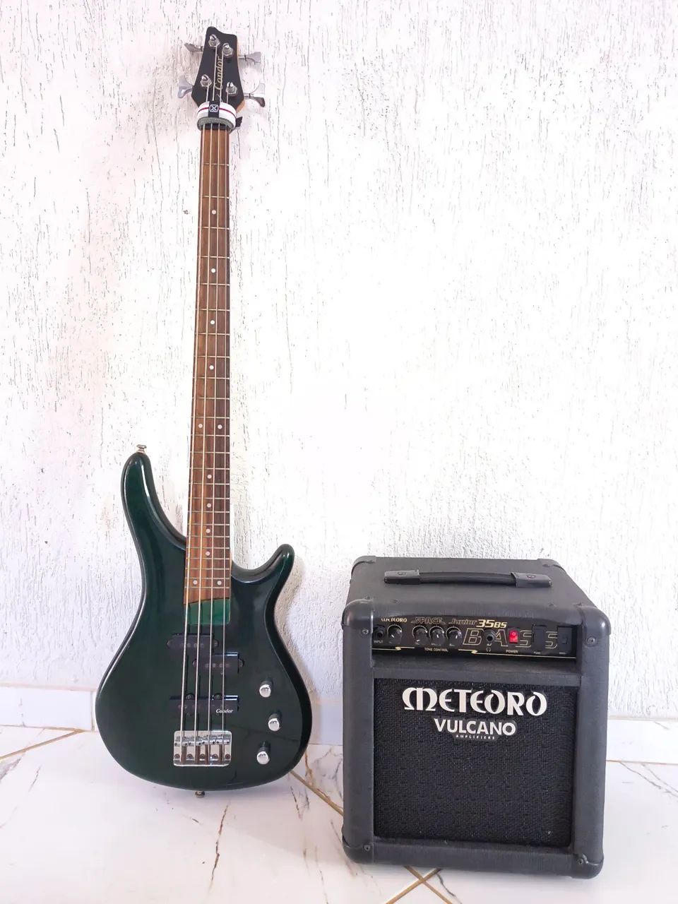 Baixo Condor bx-12 e Amplificador Meteoro Vulcano Bass