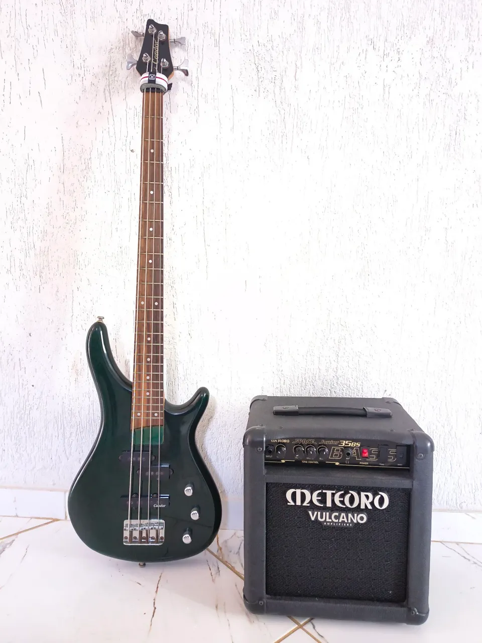 Baixo Condor bx-12 e Amplificador Meteoro Vulcano Bass