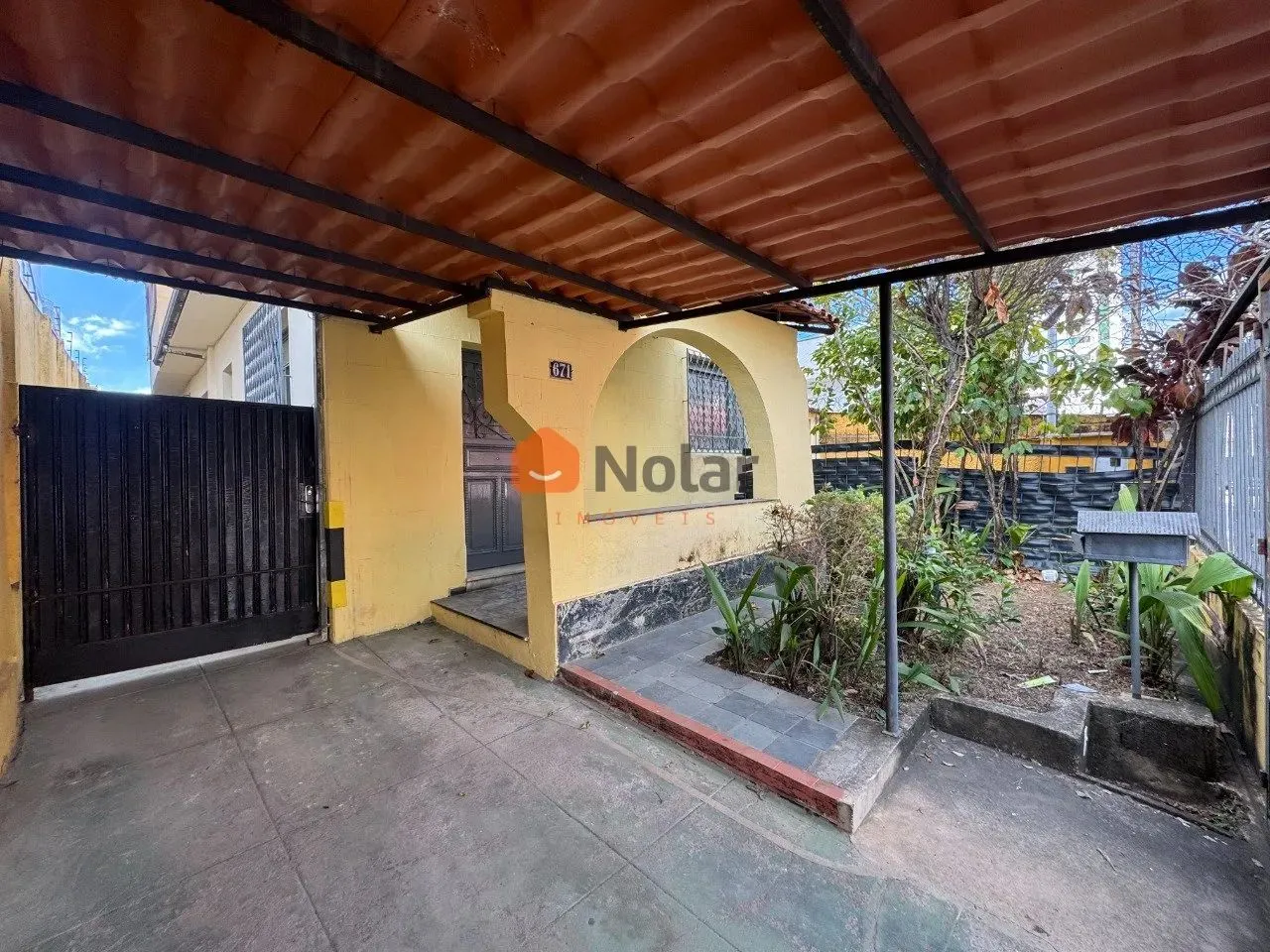 EXCELENTE CASA DE 03 QUARTOS COM 01 VAGA DE GARAGEM NO BAIRRO SAGRADA FAMÍLIA | BELO HORIZ