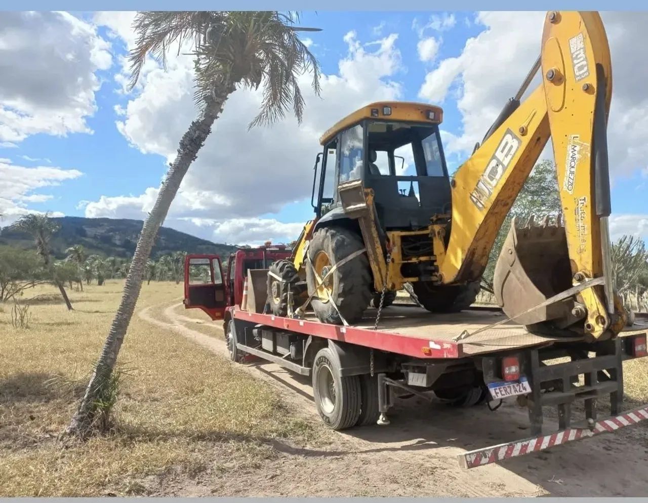 Serviços retroescavadeira  - Foto 3