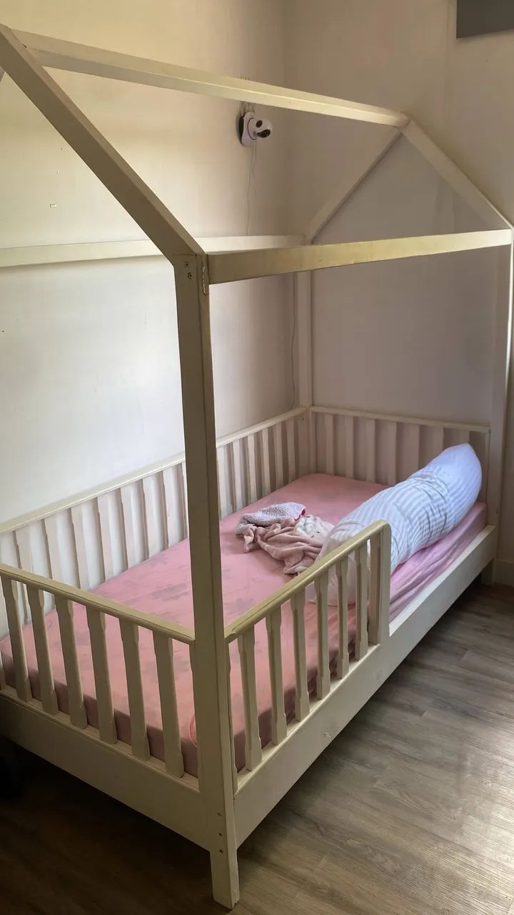 Cama estilo casinha Madeira maciça