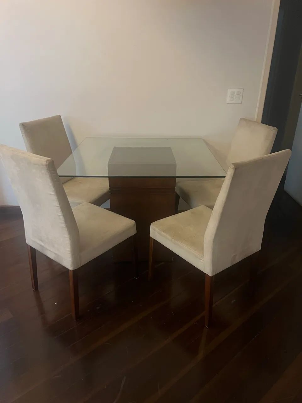 Mesa com cadeiras 