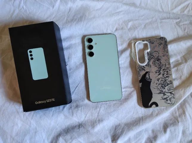 Galaxy S23 FE com carregador original, película aplicada, capinha e caixa original. - Foto 2