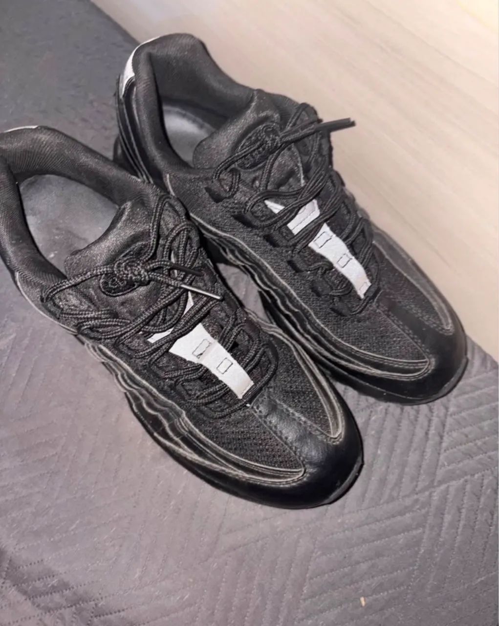 Nike Air Max 95 Triple Black  - Foto 4