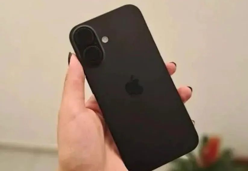 iPhone 16  - Foto 3