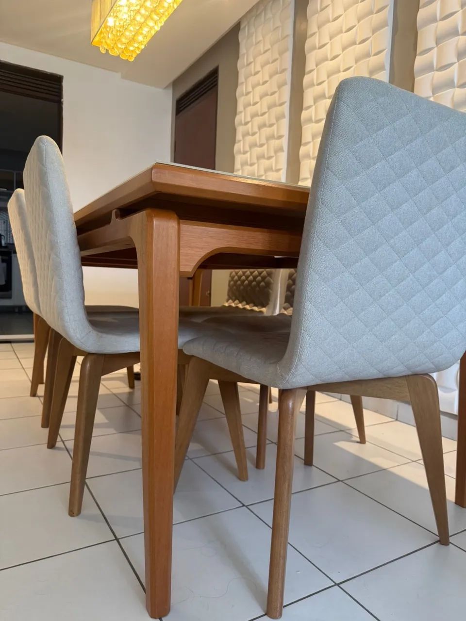 Conjunto de mesa com 6 cadeiras  - Foto 2