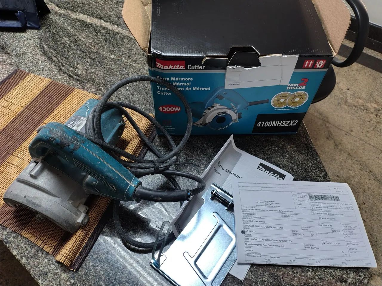 Serra Mármore Makita Nh3 1300w 220v com carvões novos originais e 2 discos