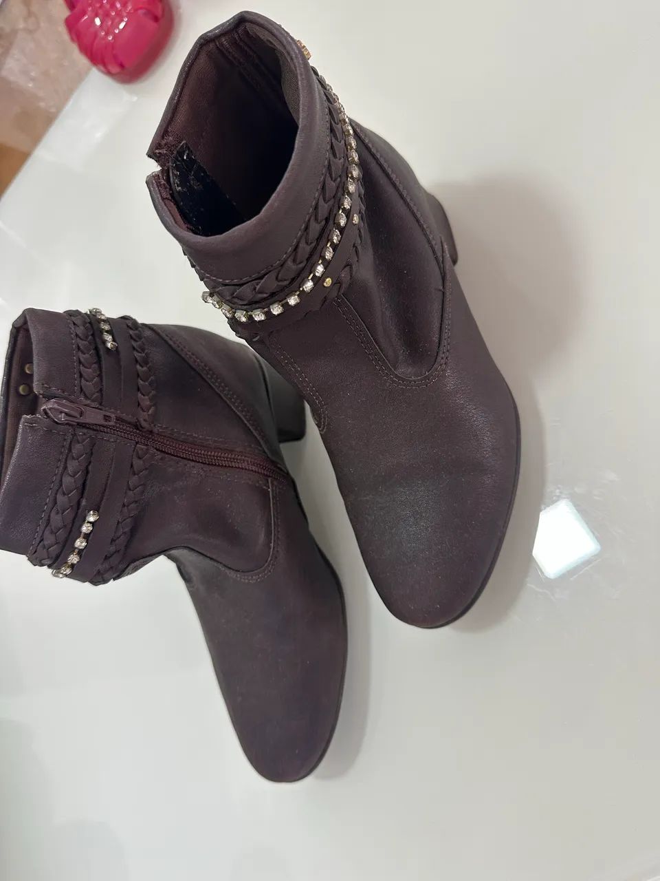 Bota Couro Marrom com strass 34 