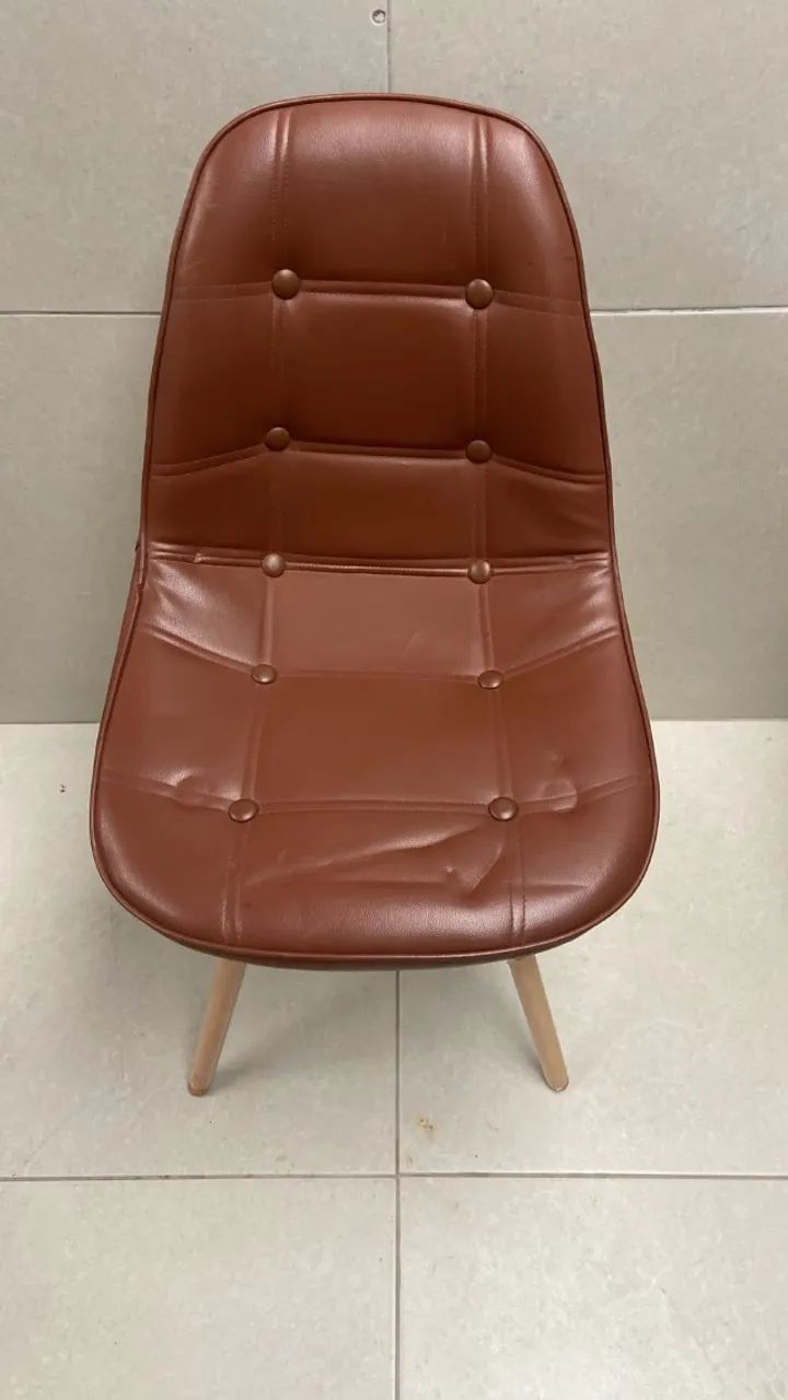 Cadeira Estofada Marrom Dv00236