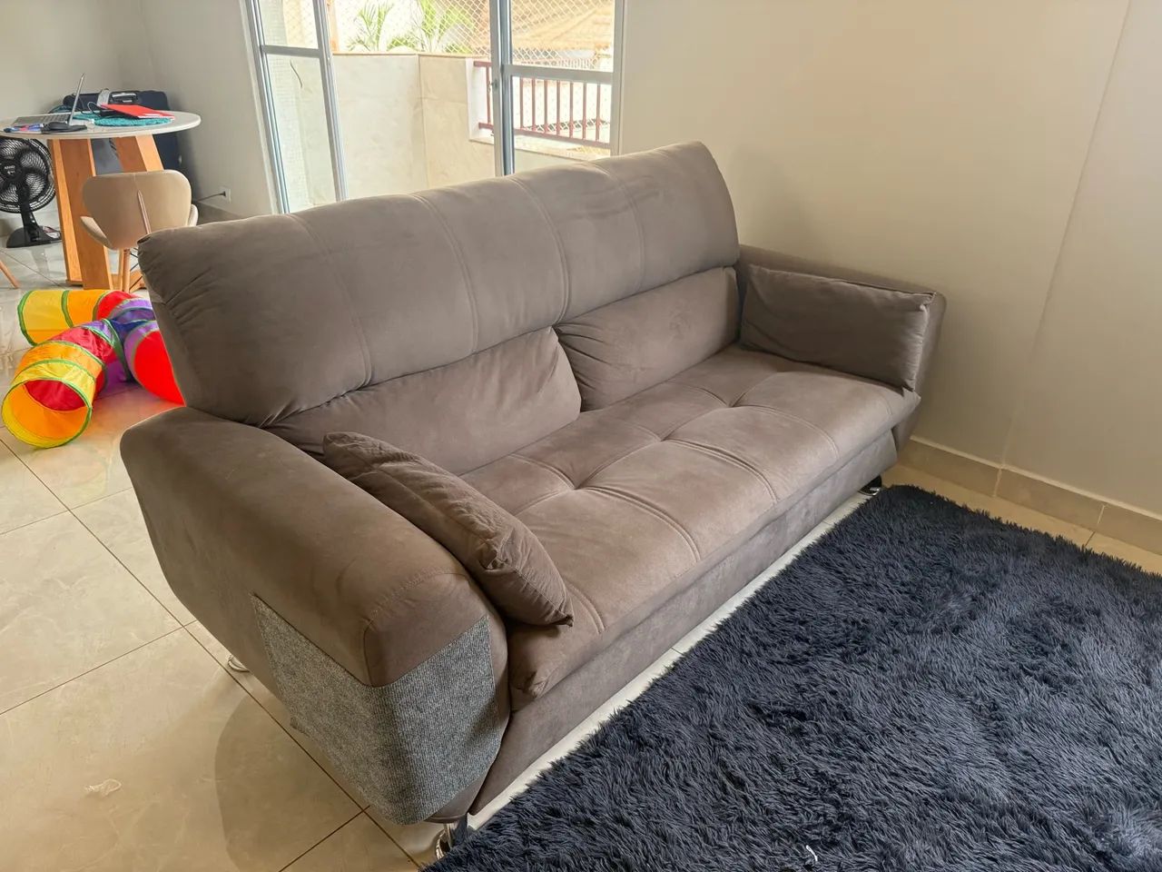 Sofá 3 lugares Suede Castanho 