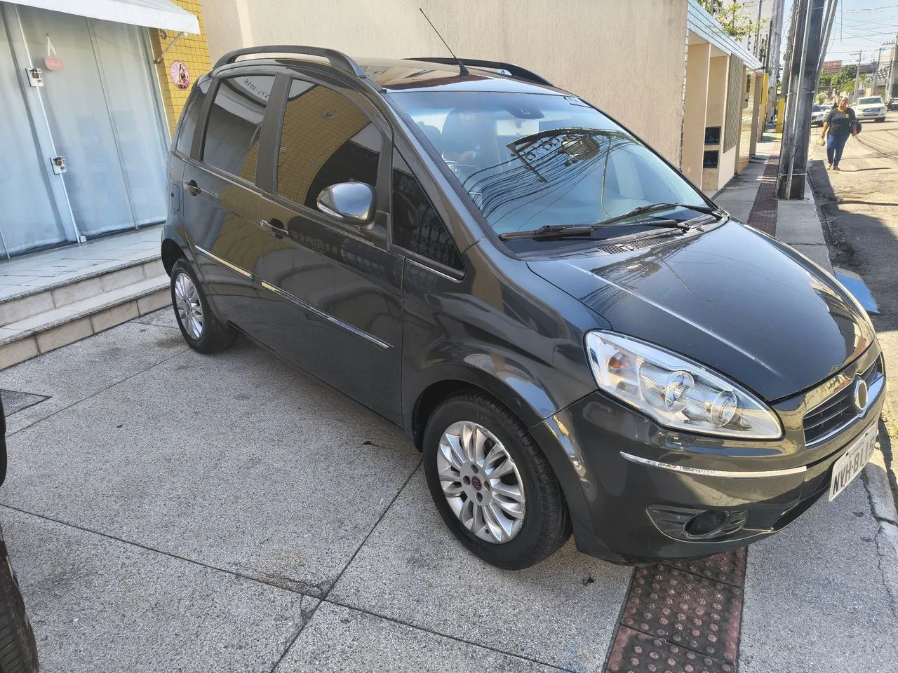 Fiat Idea Essence 1.6 Flex 16V 5P 2012 - Foto 2