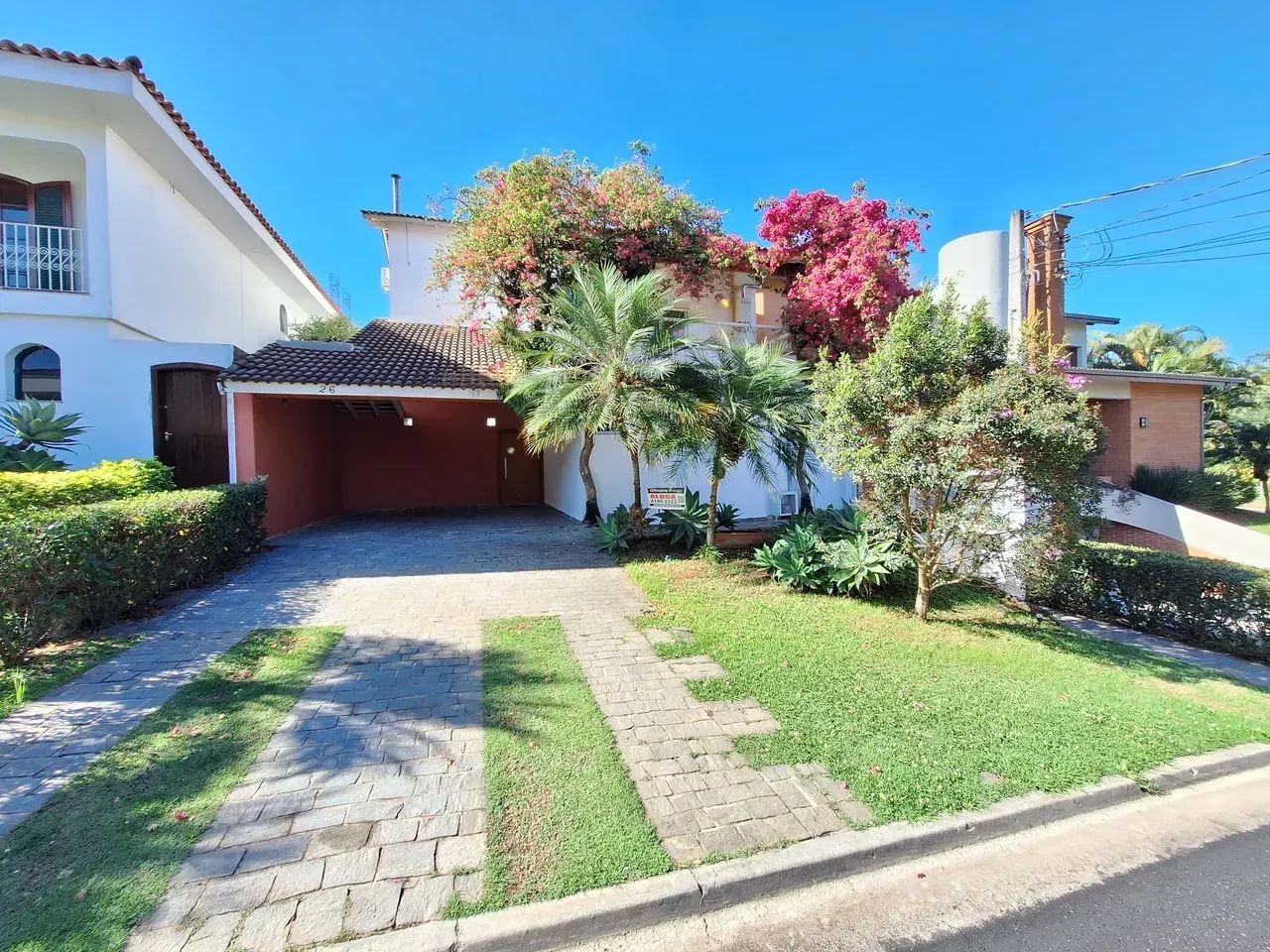 Casa 3 Suítes com Piscina e Churrasqueira | 246 m² | 4 Vagas