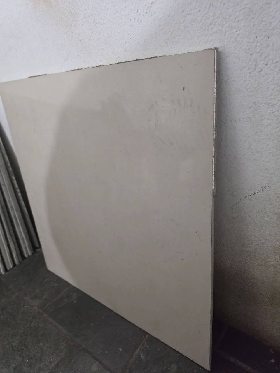 48 Porcelanatos  60x60 bege claro removidos  - Foto 2