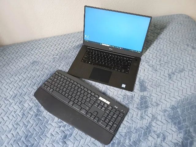 Dell XPS 15 9570 Notebook + teclado externo