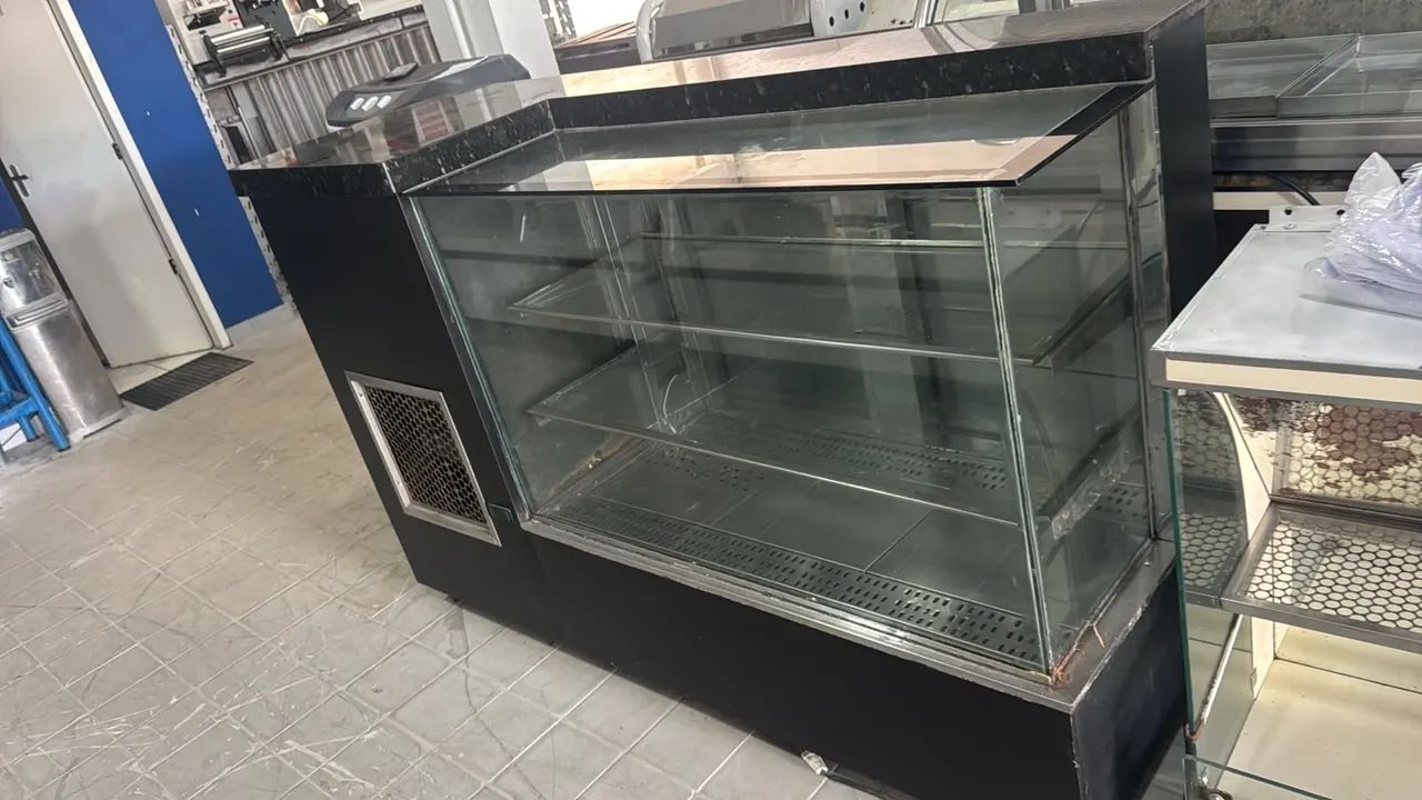 Vitrine refrigerada 1,50mt 220v - Foto 3