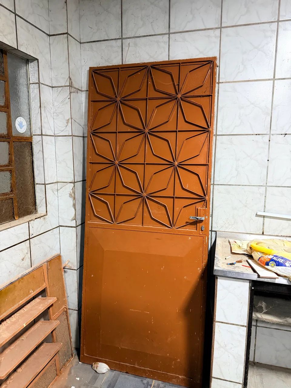 Porta de ferro