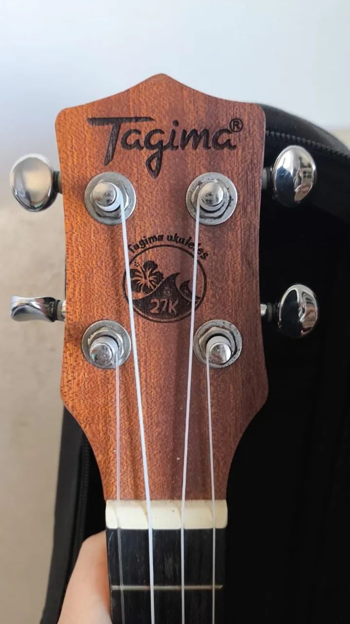 Ukulele Tagima Tenor com acessórios - Foto 4