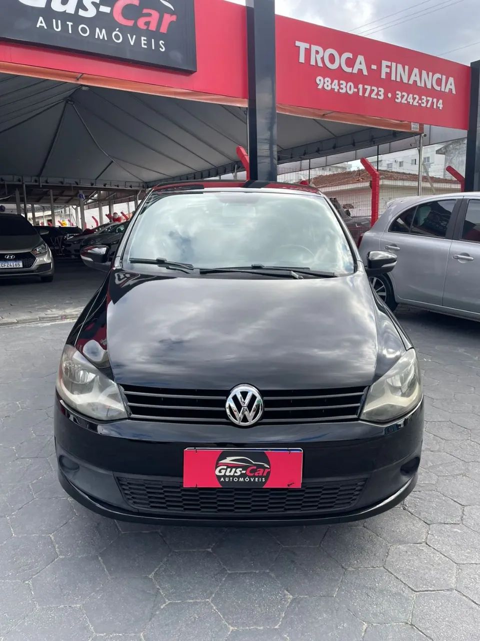 Volkswagen Fox 1.0 MI Total Flex 8V 3P 2011 - Foto 2