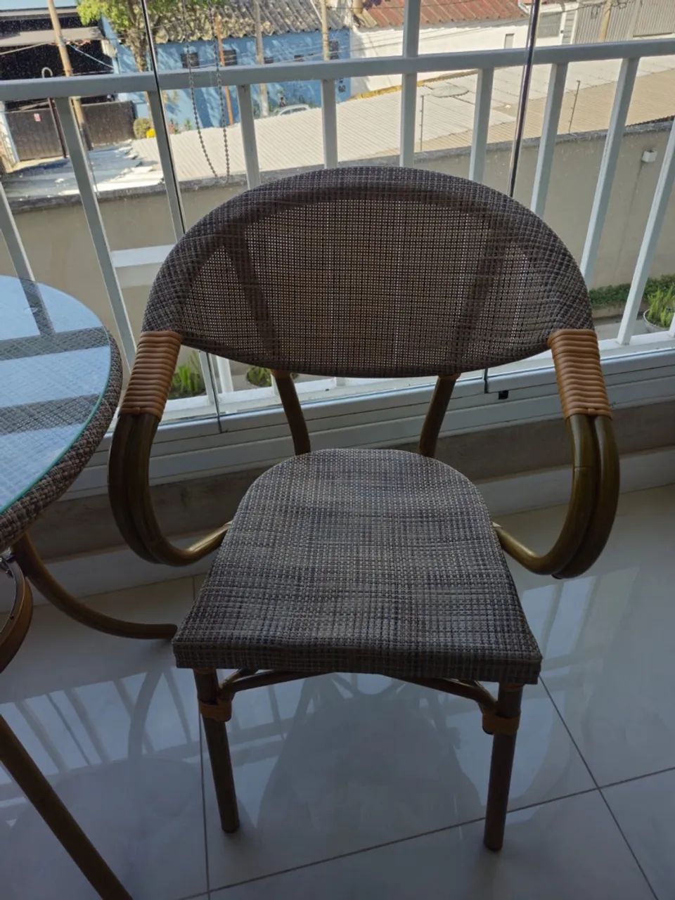 Conjunto Mesa e Cadeiras - Foto 4