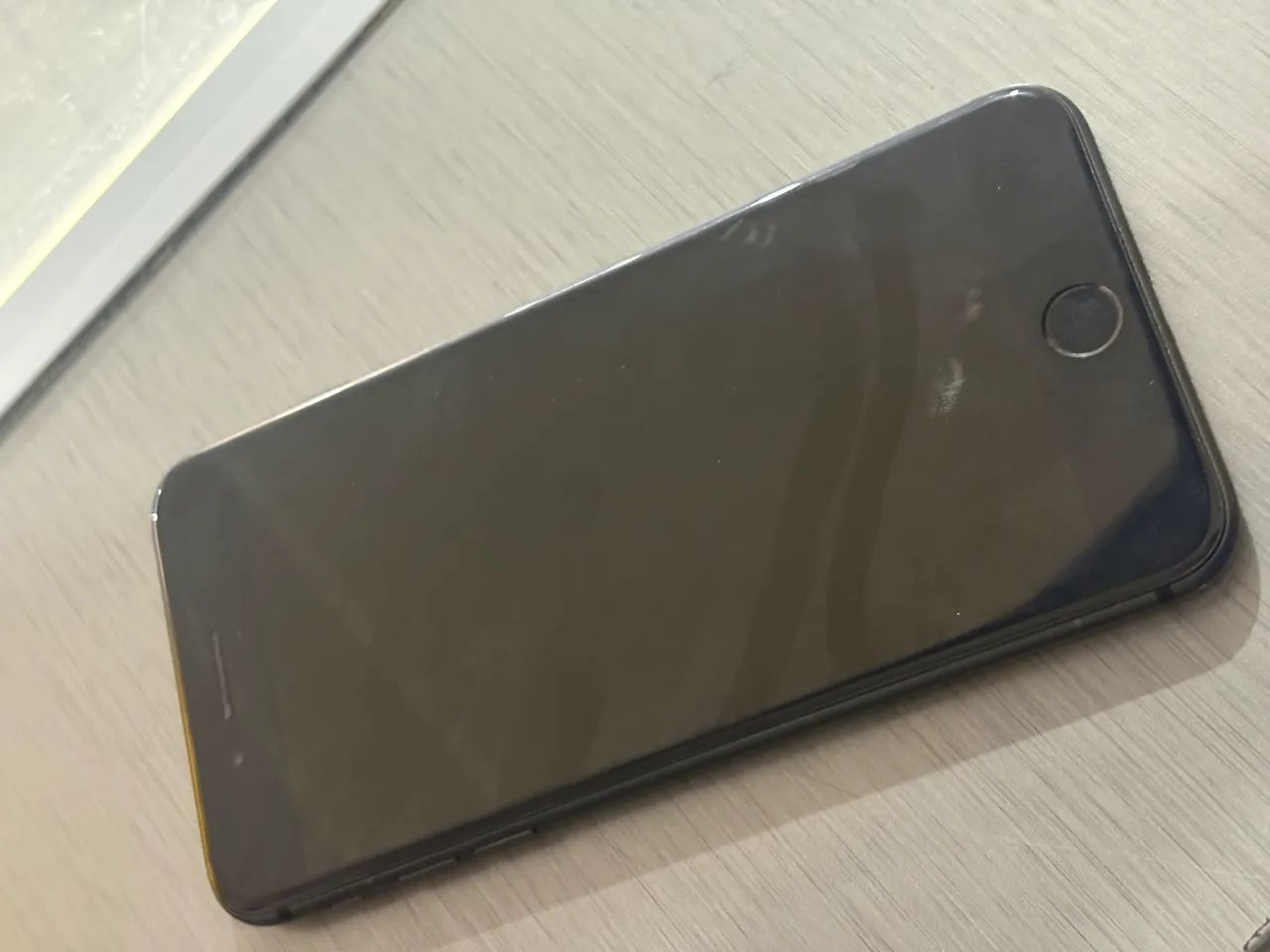 IPhone 8 Plus 128gb - Bateria nova - Foto 4