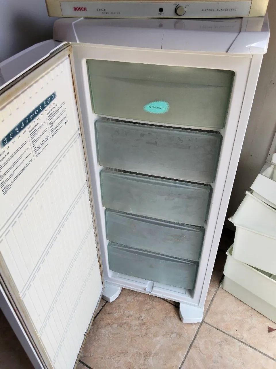 Frize vertical Eletrolux  180lts - Foto 2
