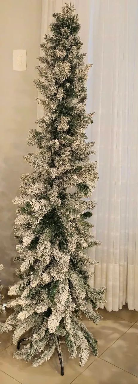 Árvore de Natal nevada 