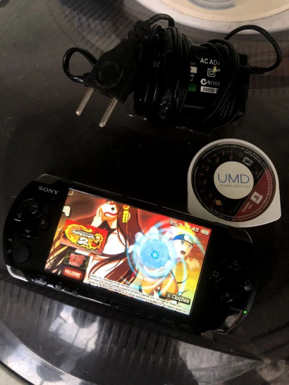 PSP 300, 32GB (Desbloqueado) - Carregador + Bateria + Gran Turismo 