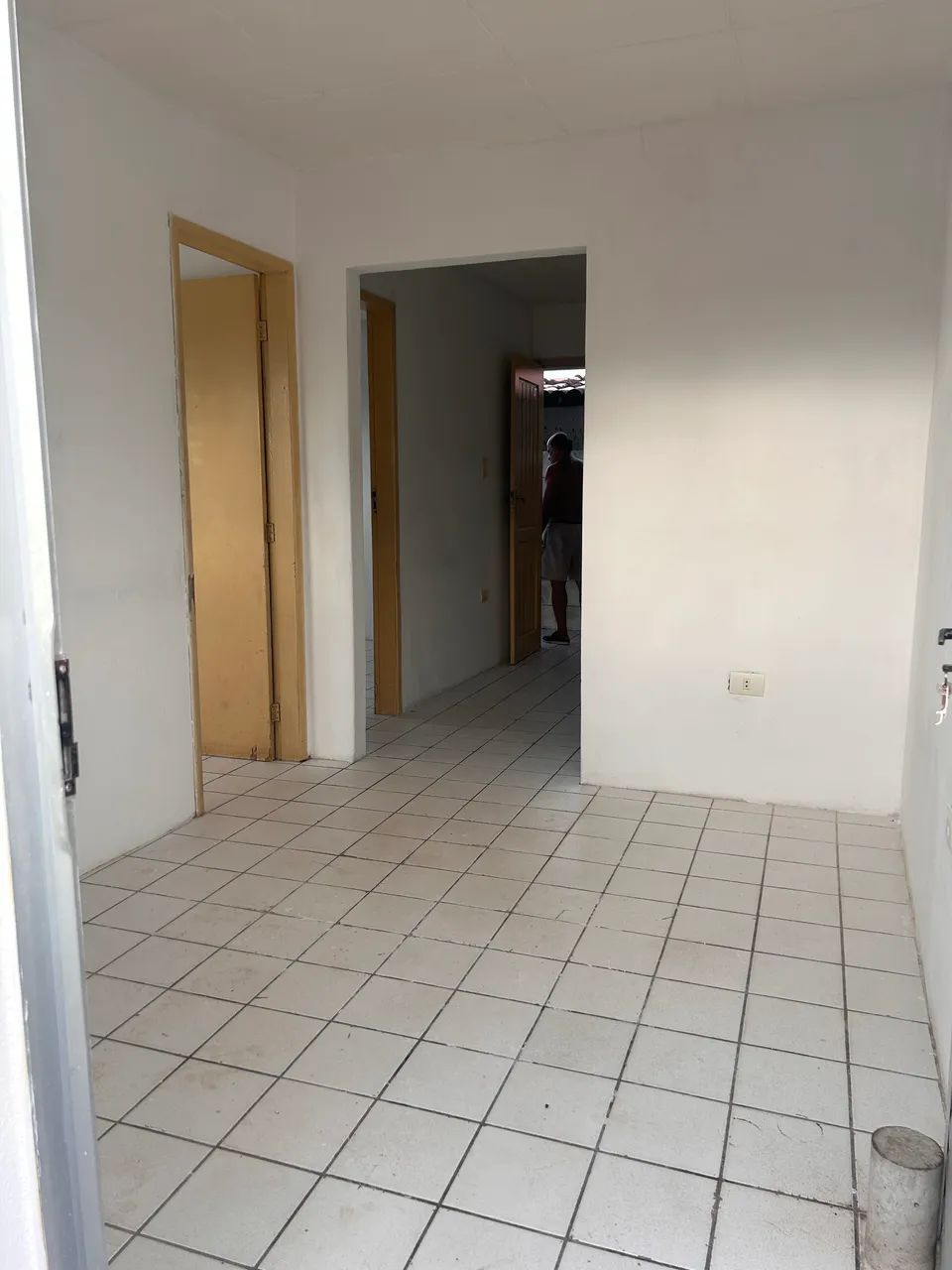 Alugo apartamento tipo kitnet perto da lagoa do Araçá.