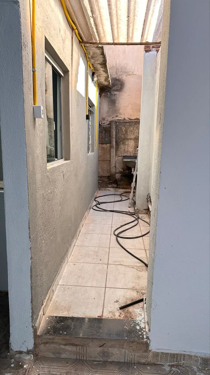 Lote de 200 m² COM 2 BARRACÕES ALUGADOS - Foto 2