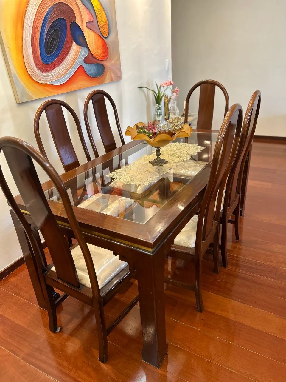 Mesa de jantar com 06 lugares madeira maciça  - Foto 2
