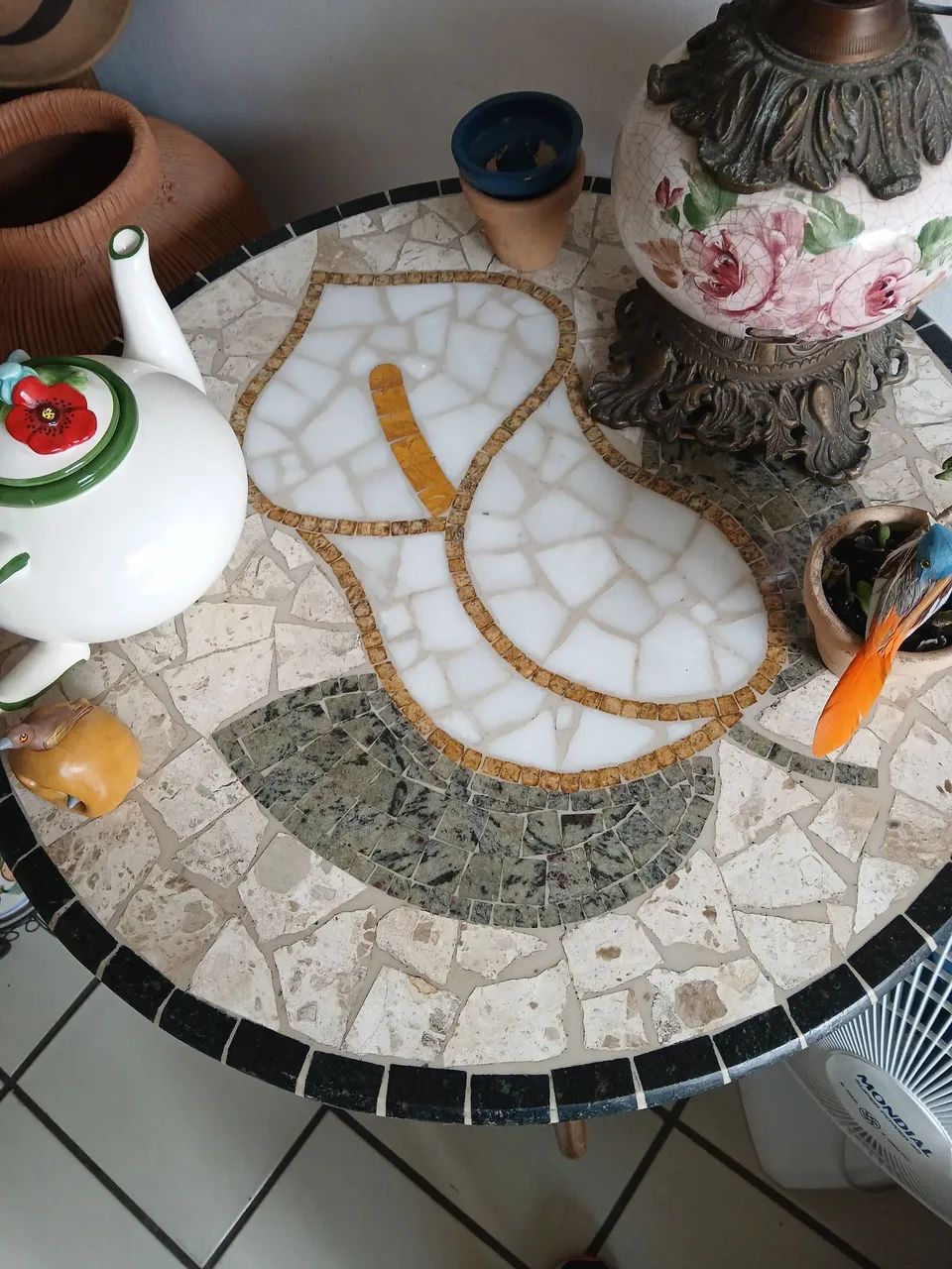 Mesa feita em mosaico  - Foto 2