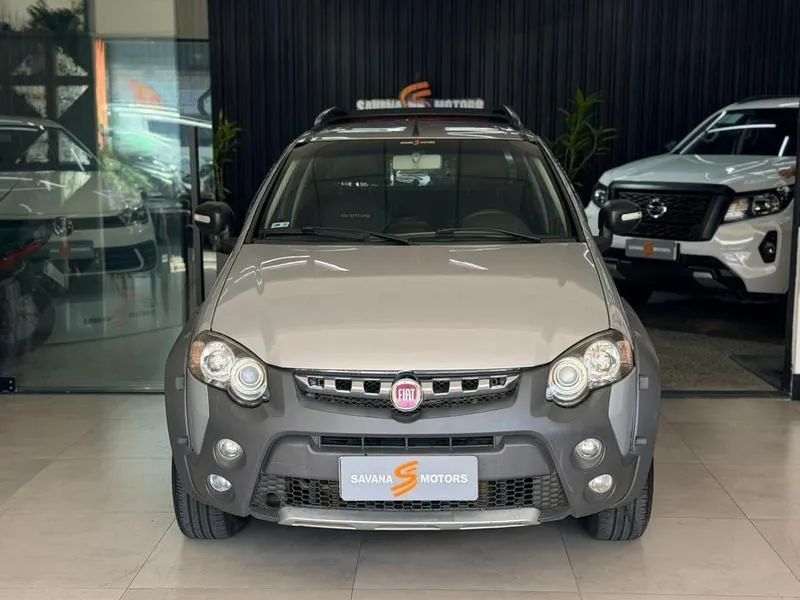 Fiat Strada Adv.1.8 16V Dualogic Flex CD 2014 - Foto 2