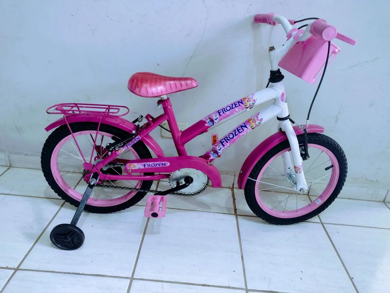 Bicicleta aro 16 Frozen impecável 