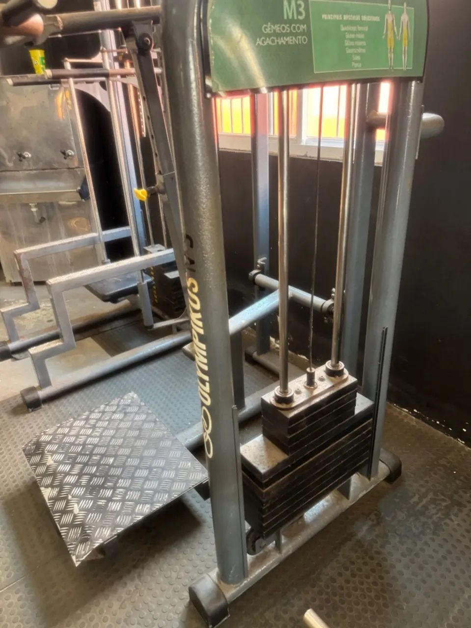 Máquina de academia  - Foto 3