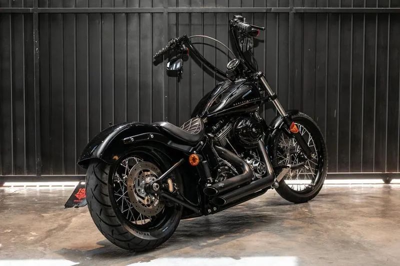 HARLEY-DAVIDSON BLACKLINE 2012 - Foto 4