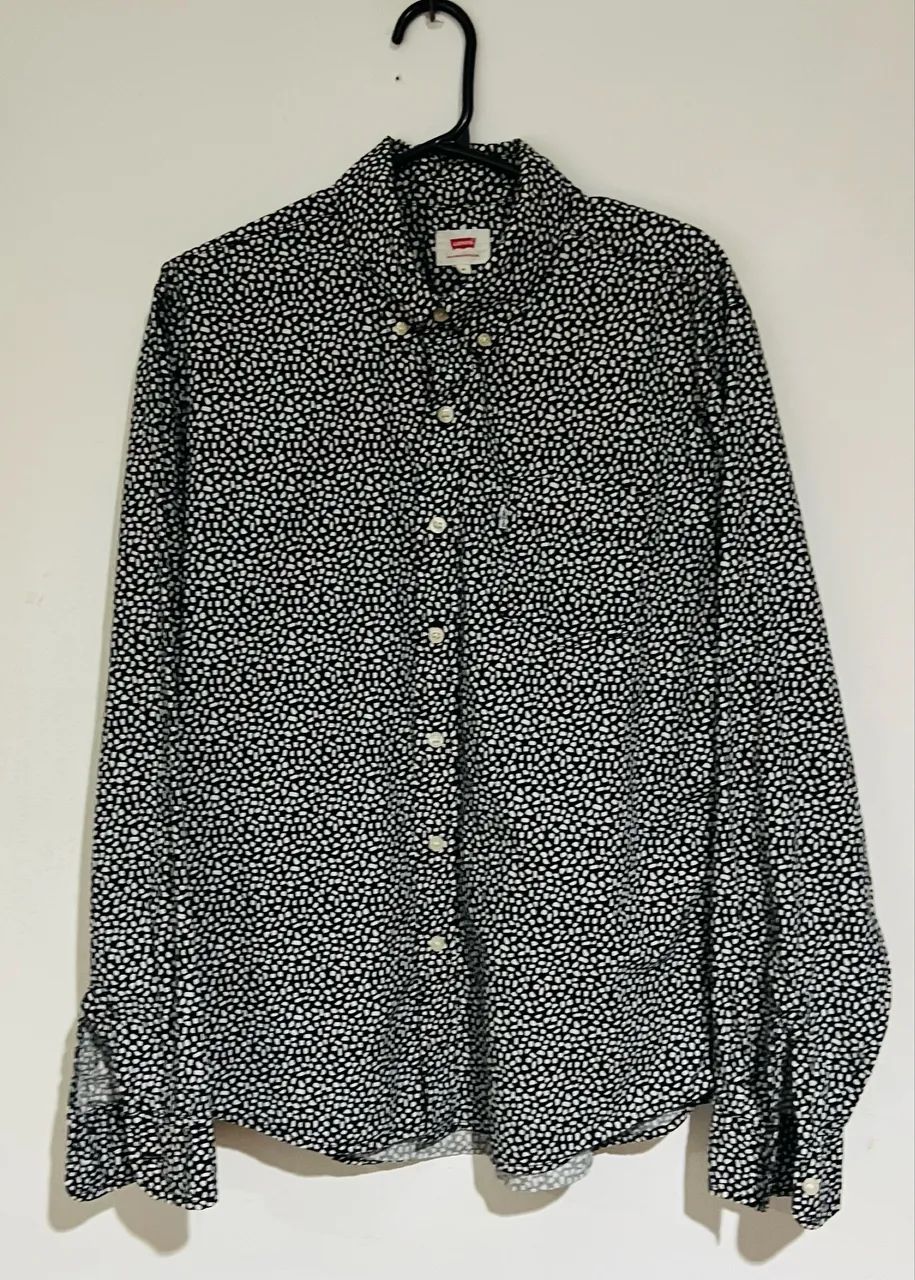 Camisa masculina Levis preta e branca M - Foto 2