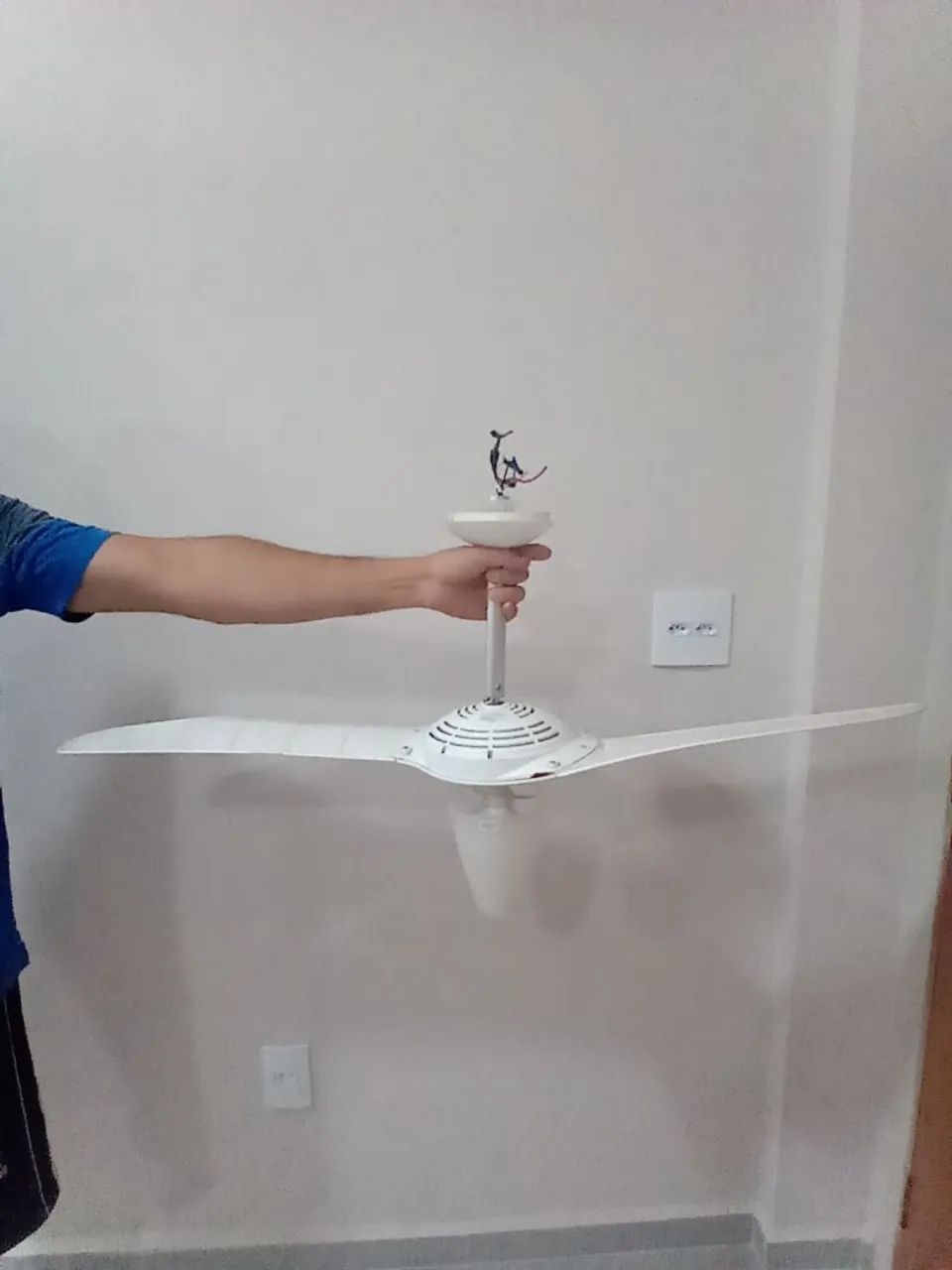 Ventilador de teto funcionando perfeitamente - Foto 4