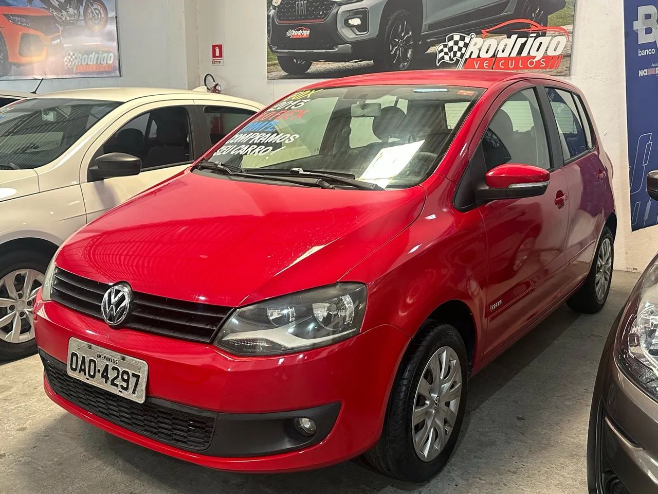 Volkswagen Fox Fox 1.0 Mi Total Flex 8V 5p 2013