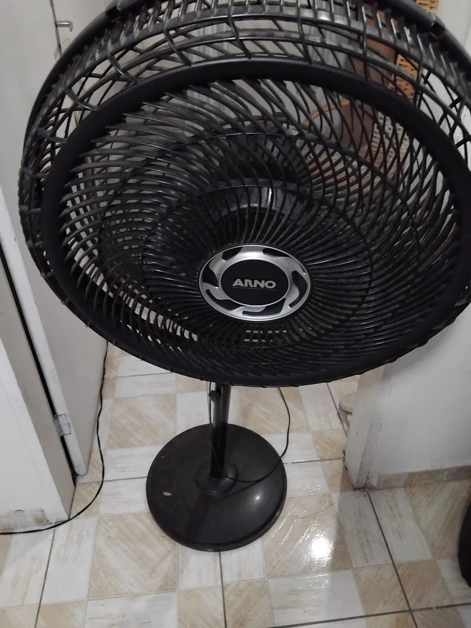 VENDO UM VENTILADOR ARNO 