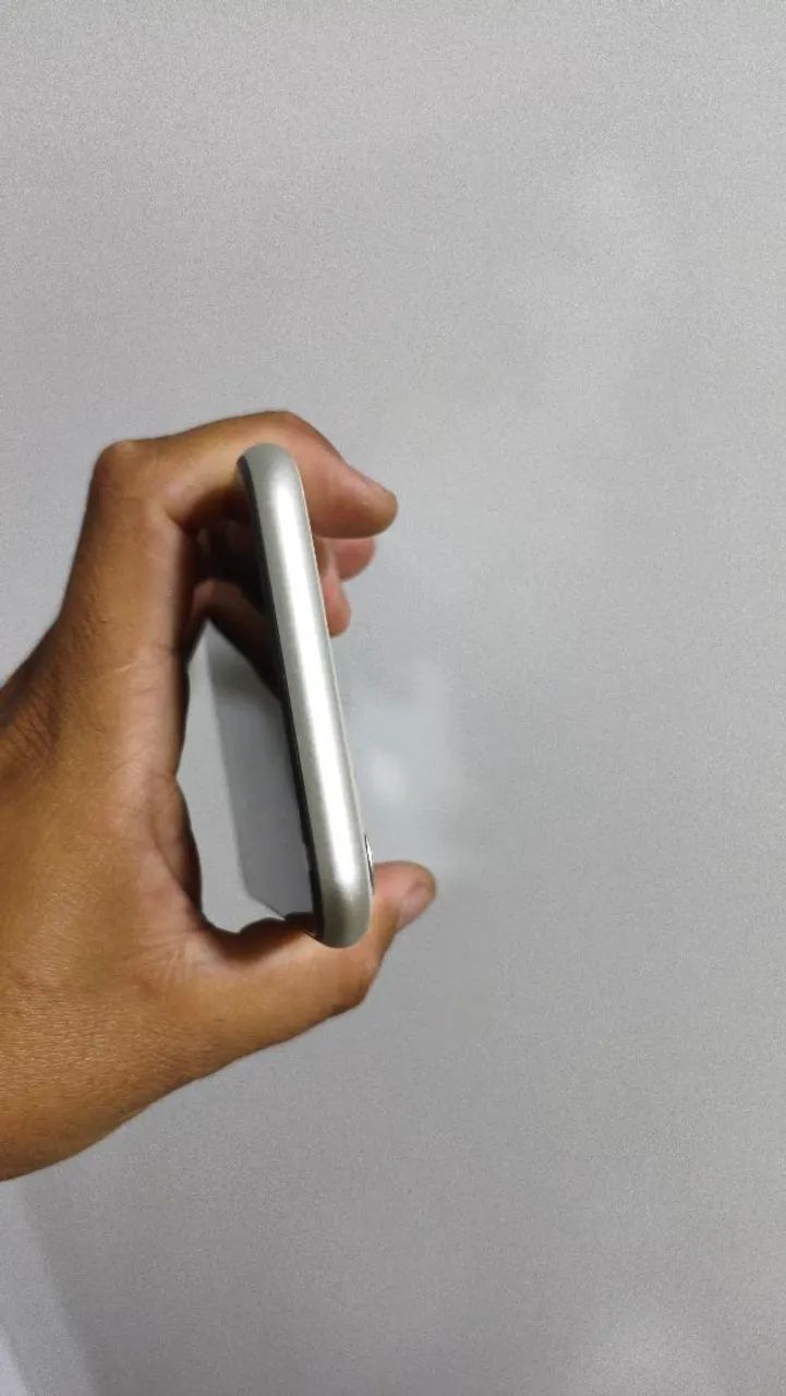 iPhone 11 64 GB bateria 94% impecável  - Foto 4