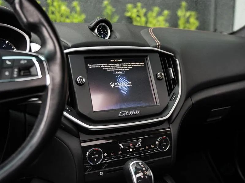 Maserati Ghibli 3.0 V6 330cv Aut., foto 9 de 18