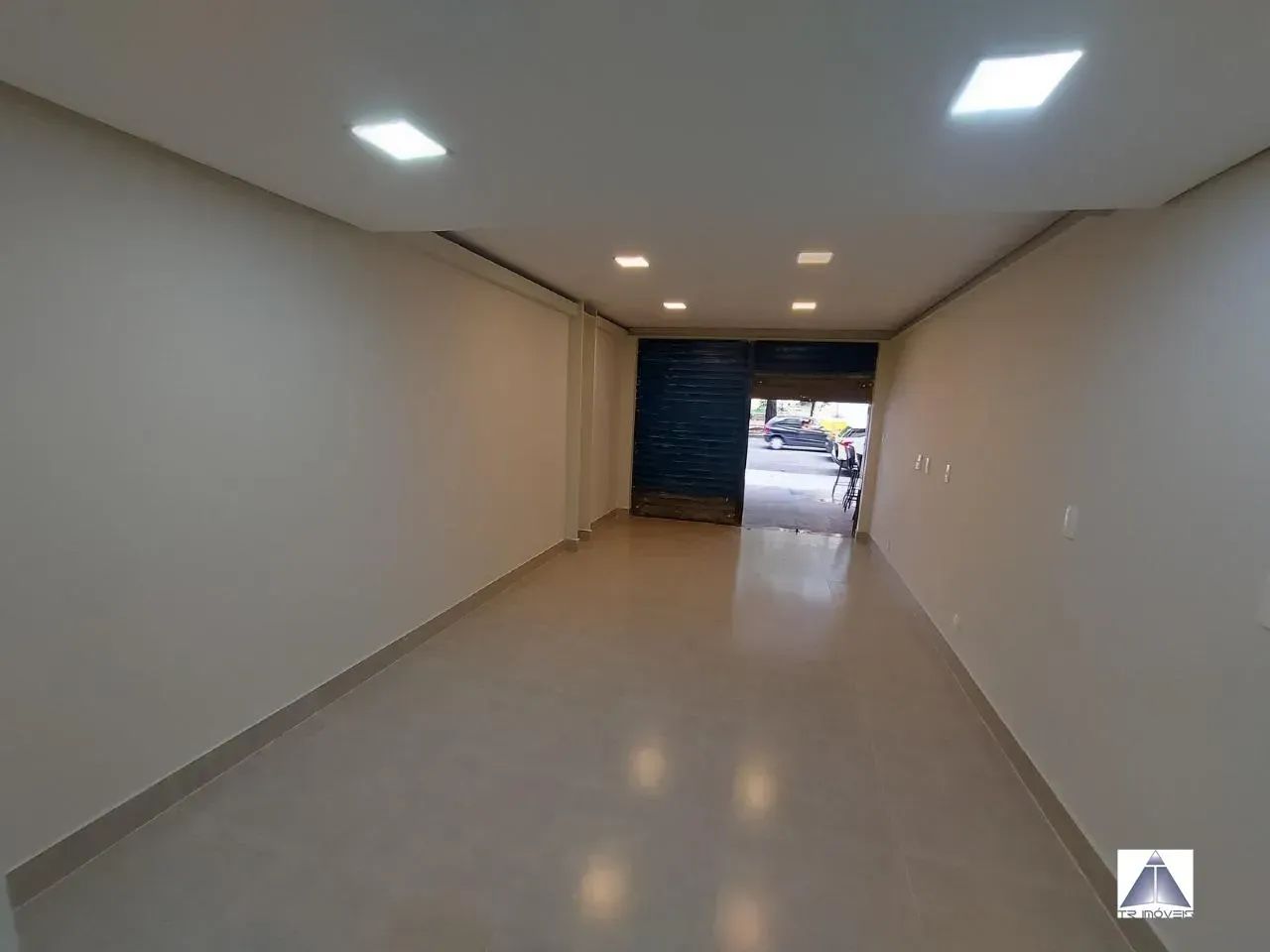 ALUGUEL, LOJA COM 54,50m2, NO FLORESTA! - Foto 2