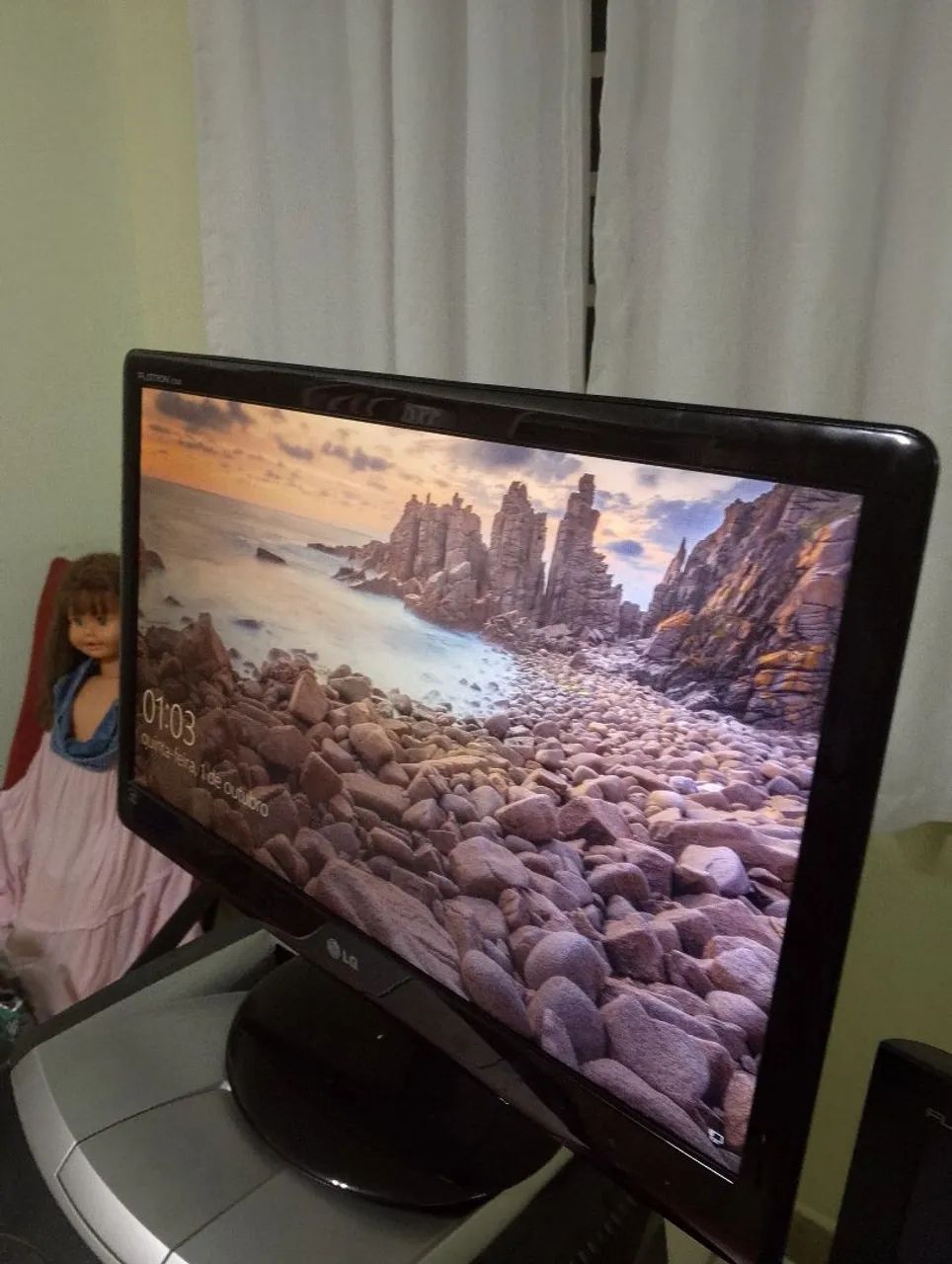 Monitor LG Flatron 23" Full HD E2350V - Perfeito Estado e Imagem Impecável