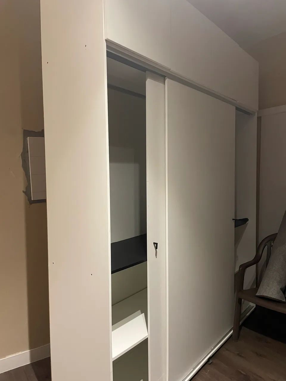 Guarda-roupa grande 