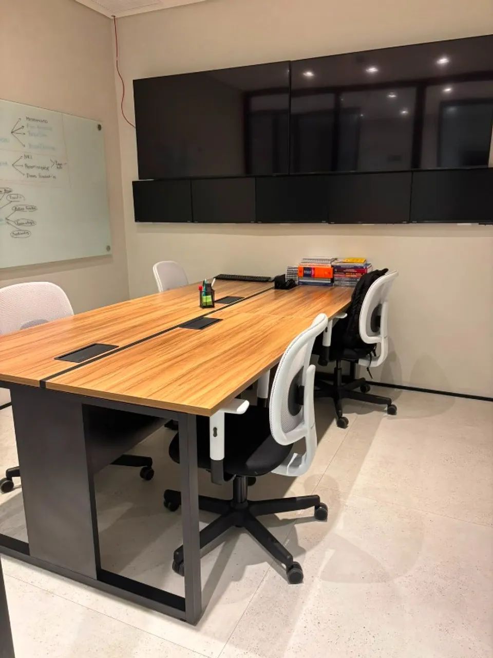 Mesa de Reunião - Foto 2